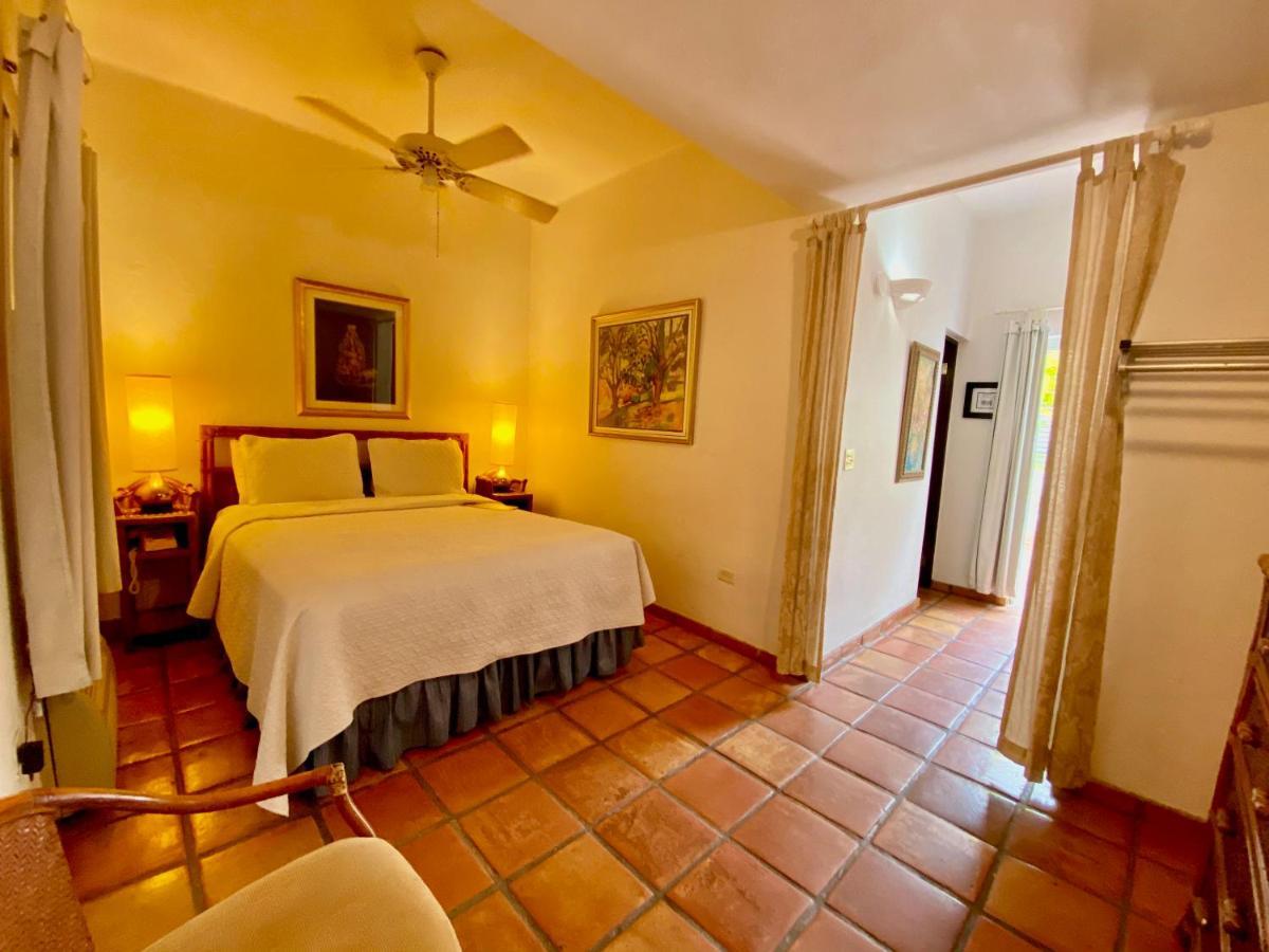 At Wind Chimes Boutique Hotel San Juan Luaran gambar