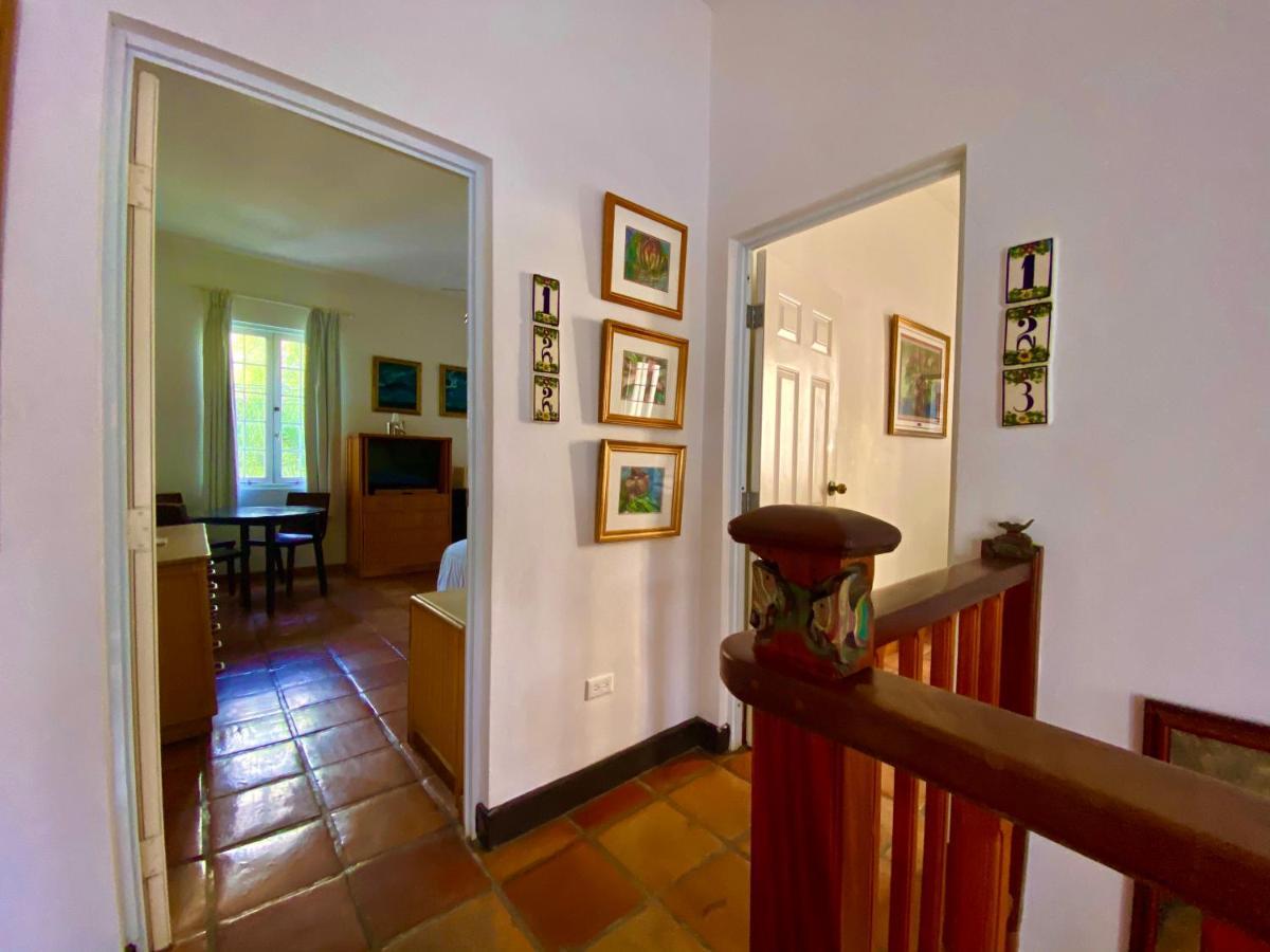 At Wind Chimes Boutique Hotel San Juan Luaran gambar