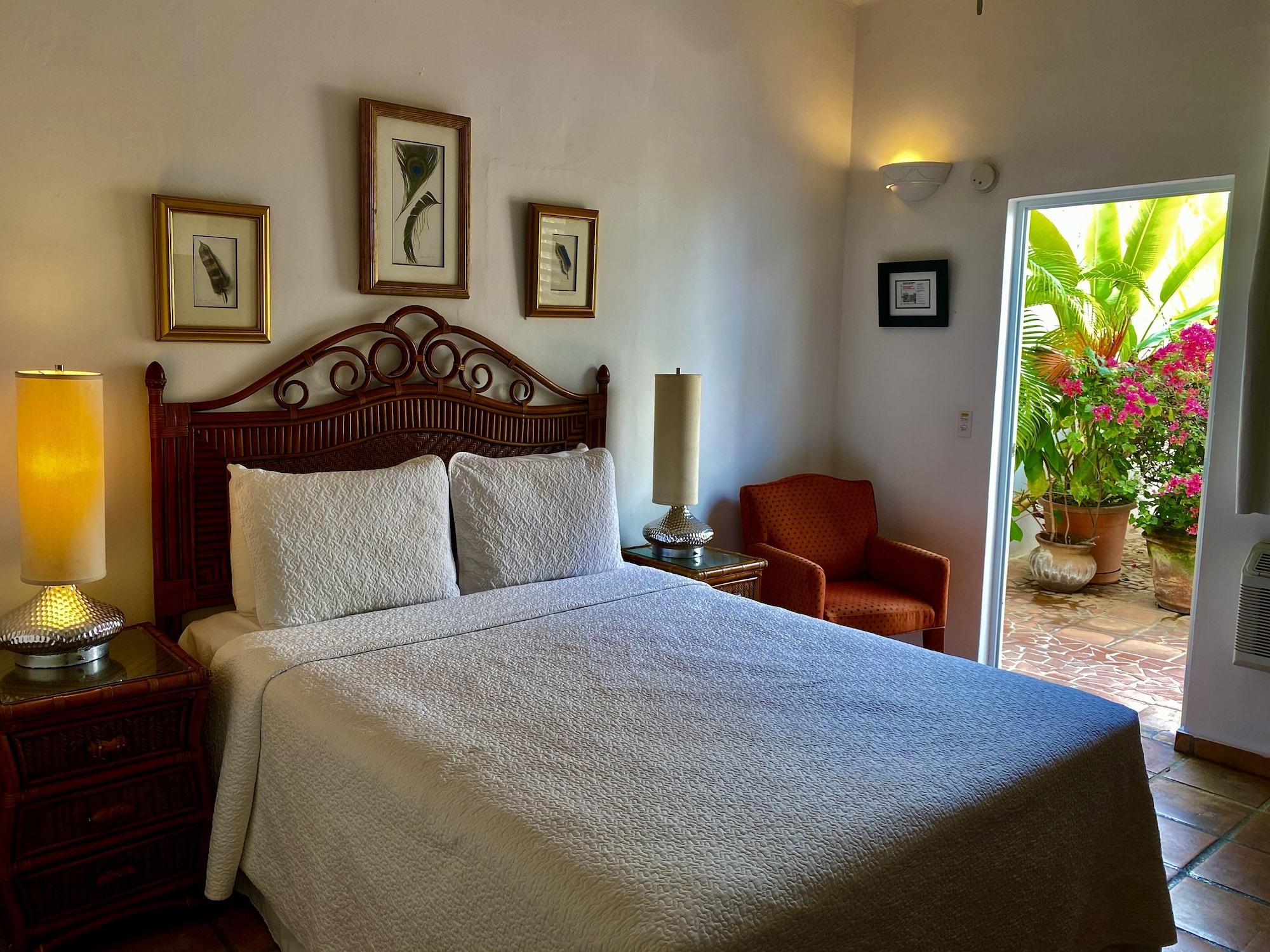 At Wind Chimes Boutique Hotel San Juan Luaran gambar
