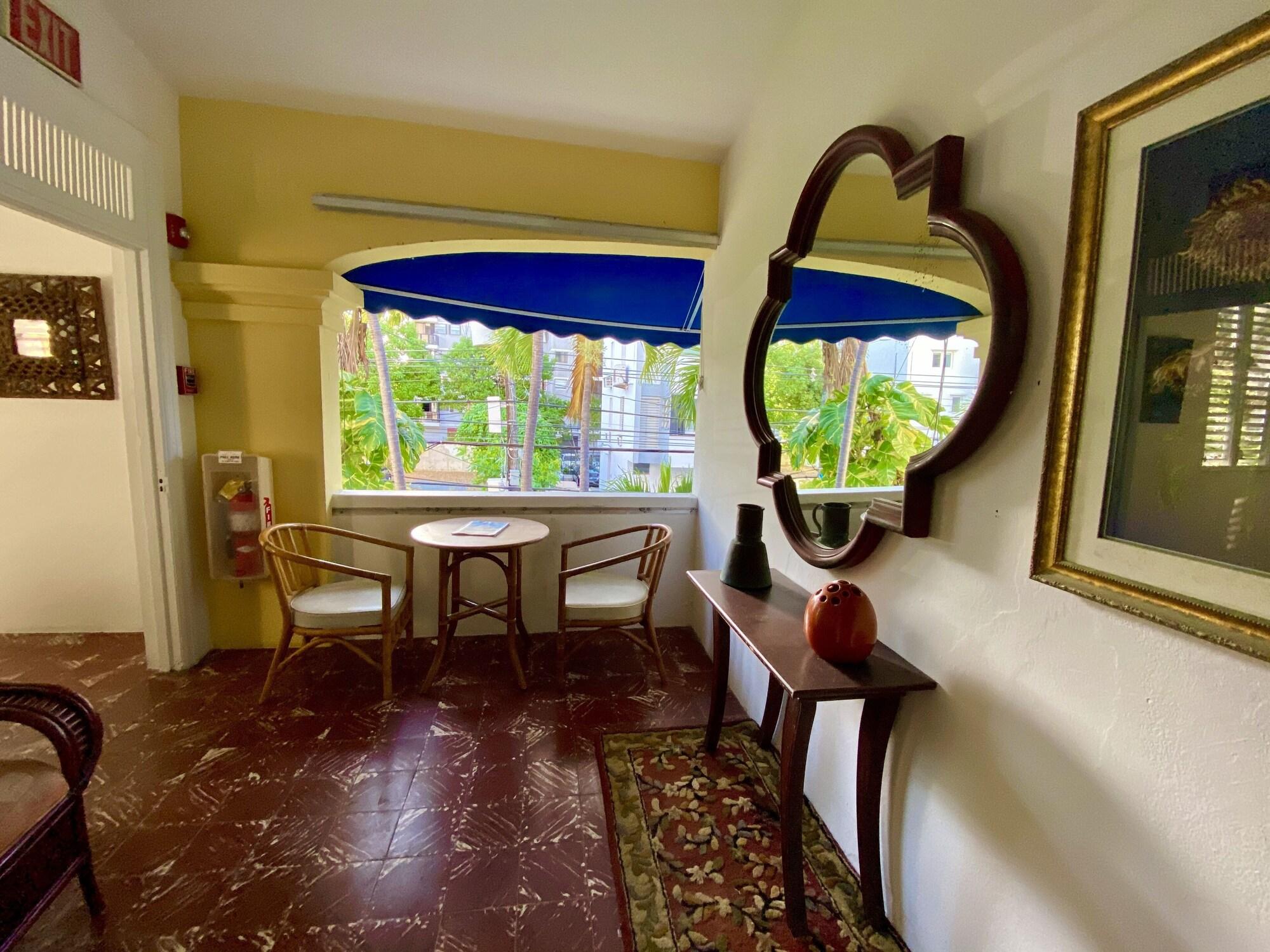 At Wind Chimes Boutique Hotel San Juan Luaran gambar