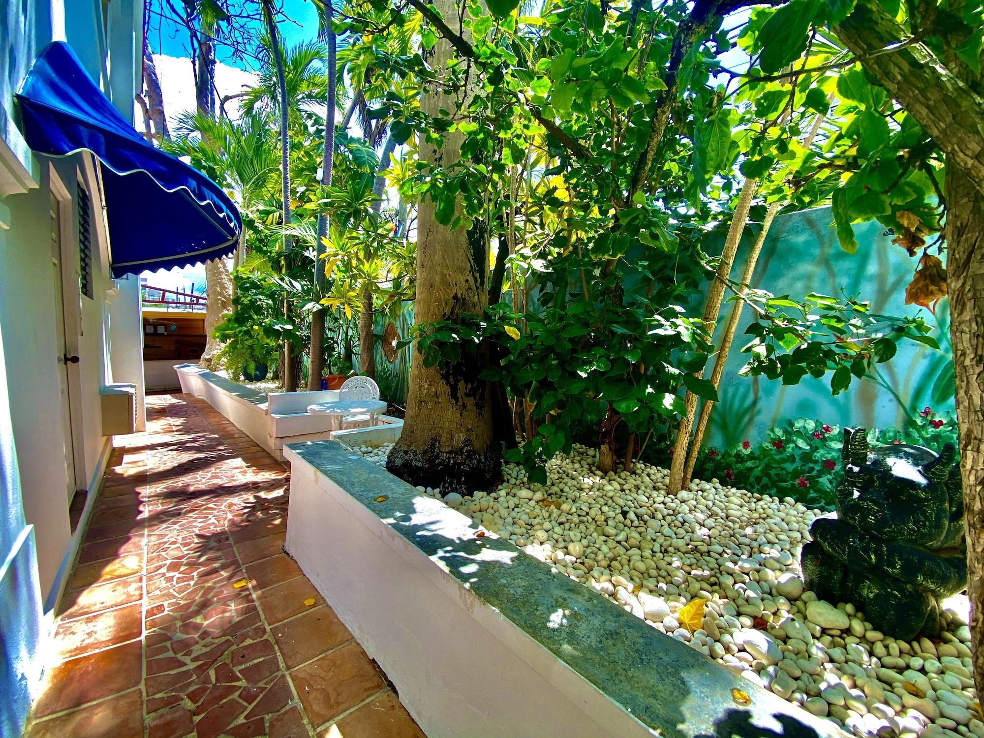 At Wind Chimes Boutique Hotel San Juan Luaran gambar