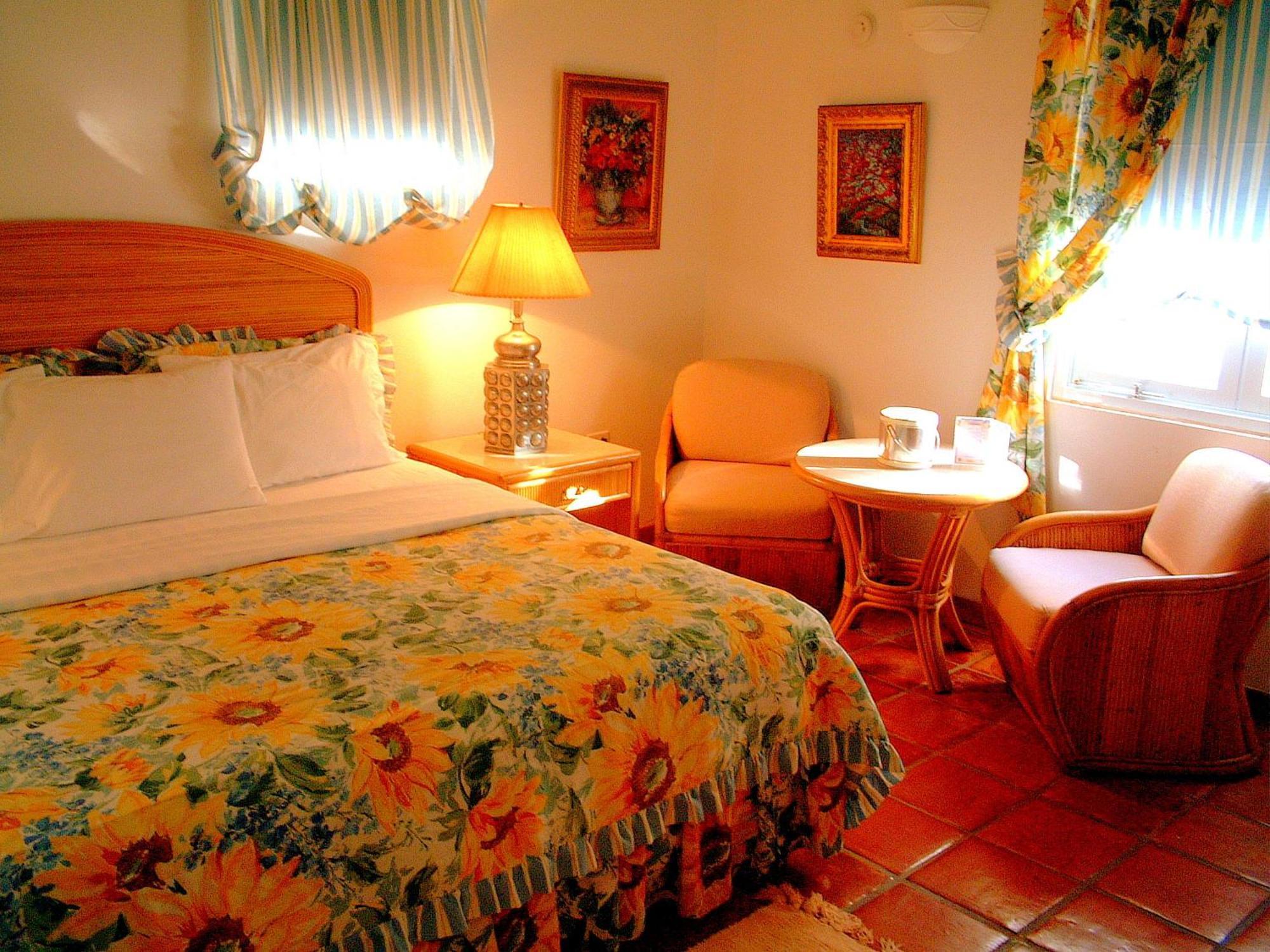 At Wind Chimes Boutique Hotel San Juan Luaran gambar