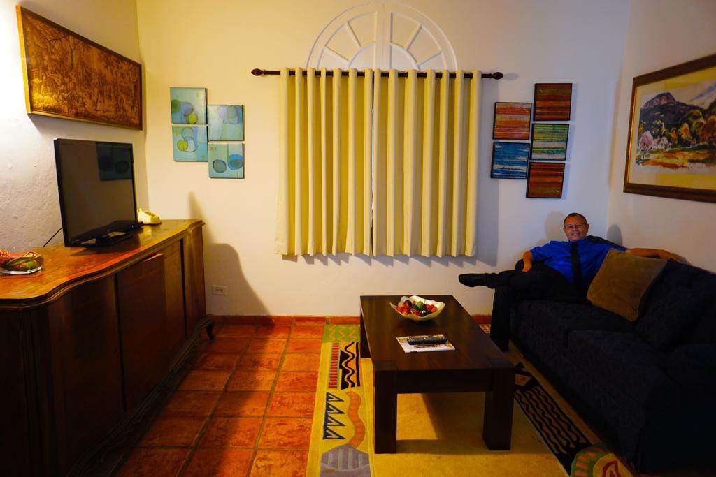 At Wind Chimes Boutique Hotel San Juan Luaran gambar