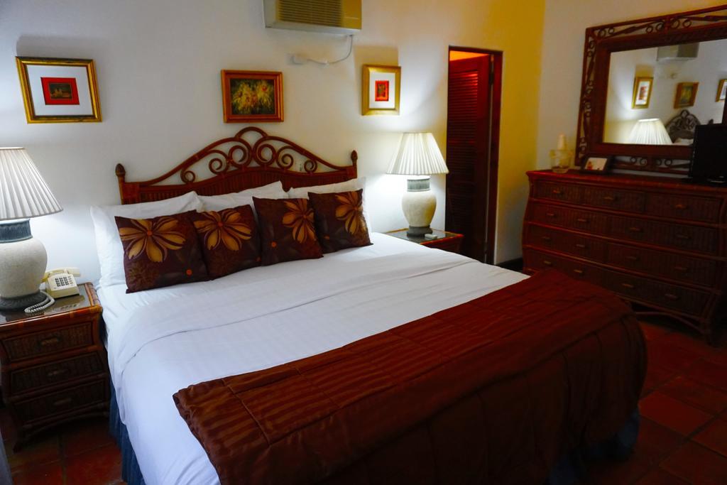 At Wind Chimes Boutique Hotel San Juan Luaran gambar